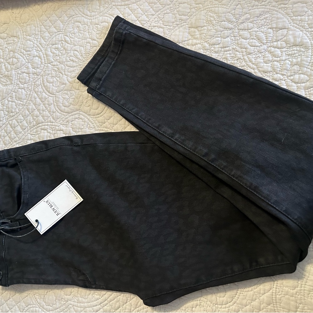 Judy Blue Women’s Black Jeans